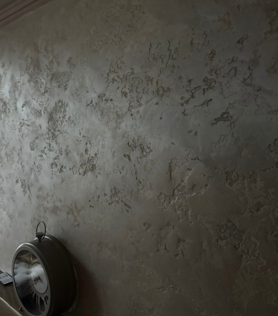 Lime Plaster Layered with Metallic Paint